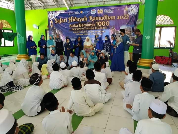 Erna Santoso dan Heni Suhaeni Bersama Yapena Gelar Safari Hidayah Ramadan di Enam Titik