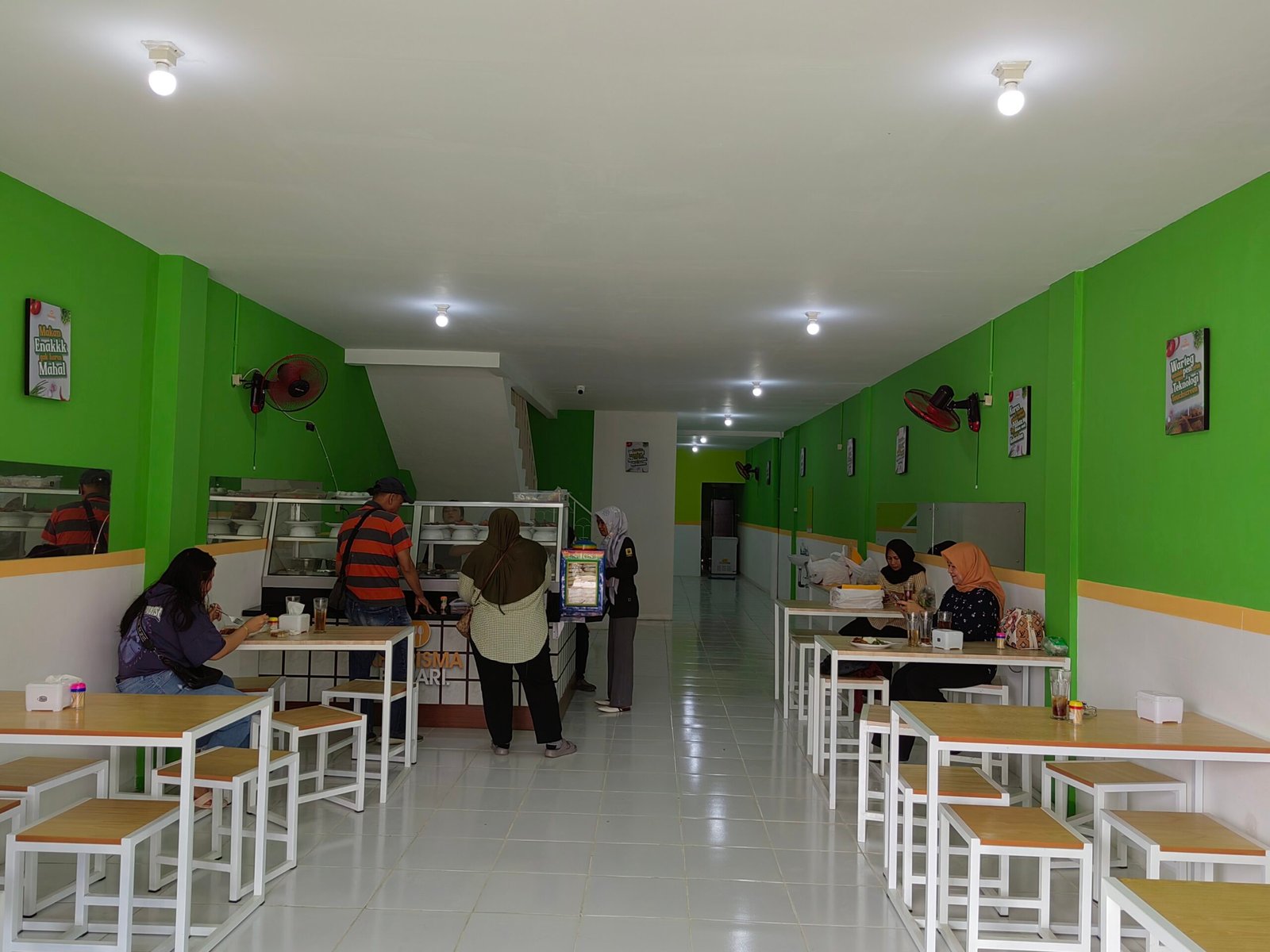Kharisma Bahari Cinere, Warteg Rasa Restoran dengan Harga Terjangkau