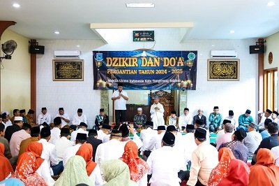Benyamin Ajak Warga Tangsel Sambut Tahun Baru 2025 dengan Dzikir dan Doa Bersama