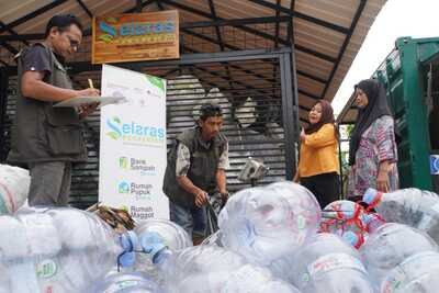 Sinar Mas Land Bantu Masyarakat Penuhi Biaya Pendidikan Melalui Program Bank Sampah Selaras