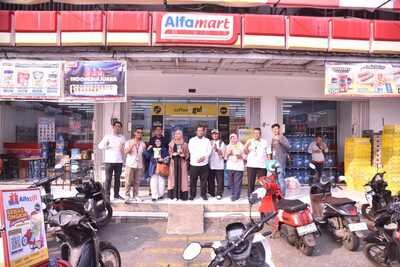 Naik Kelas! Produk UMKM Tangsel Kini Tersedia di 34 Gerai Alfamart