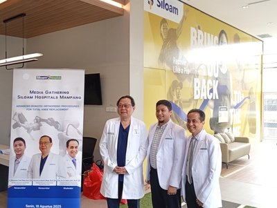 Siloam Hospitals Mampang Hadirkan Teknologi Robotik untuk Operasi Penggantian Sendi Lutut