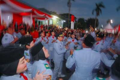 Upacara Penurunan Bendera HUT ke-80 RI di Tangsel Berlangsung Khidmat