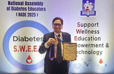 Profesor di Eka Hospital Raih Penghargaan Internasional di Filipina