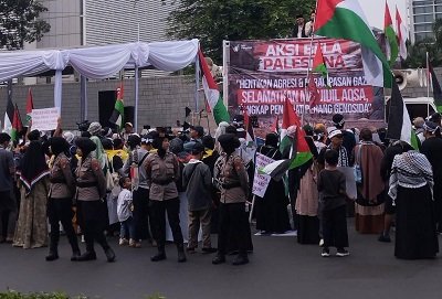 Ayo Less Waste Kelola 36 Kilogram Sampah pada Aksi Bela Palestina di Depan Kedutaan Besar Amerika Serikat
